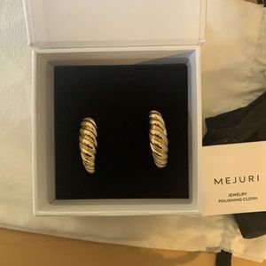 Mejuri Large Croissant Dome hoops NWT